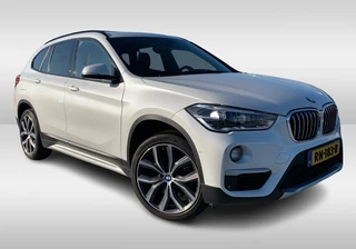 BMW X1 xDrive20i High Executive / Panoramadak / Head-up / Bruin Leder / 19'' / Navigatie / Sportstoelen / Stoelverwarming / Cruise Control
