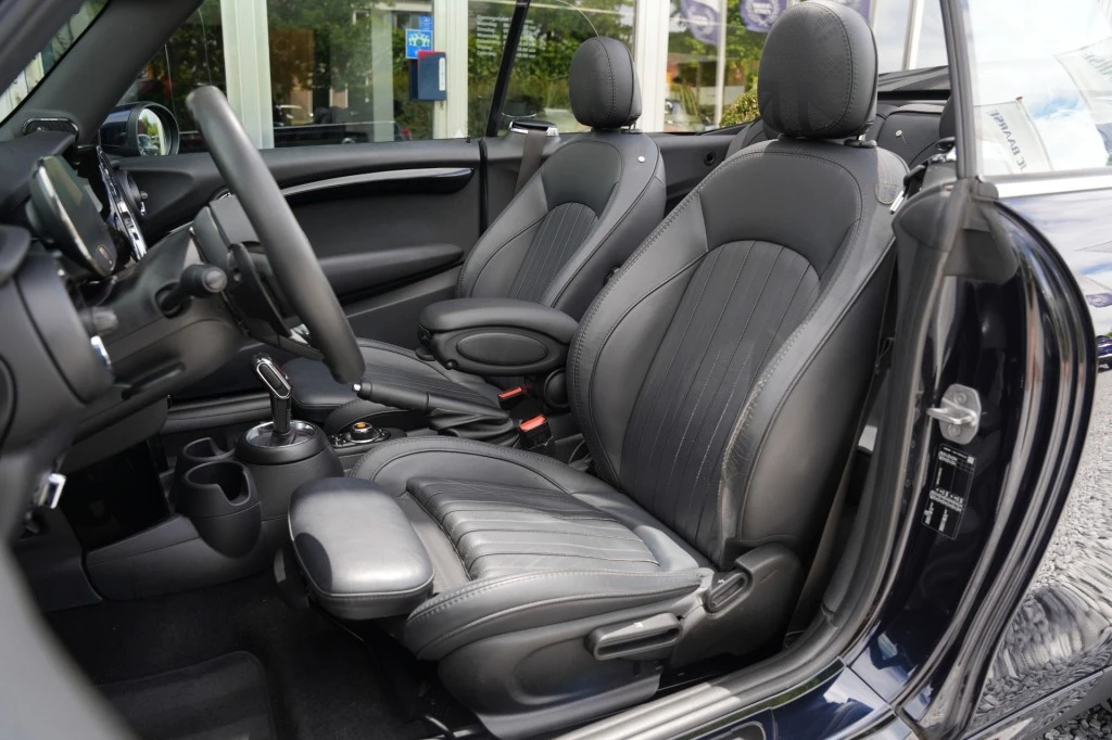 Hoofdafbeelding MINI Cabrio