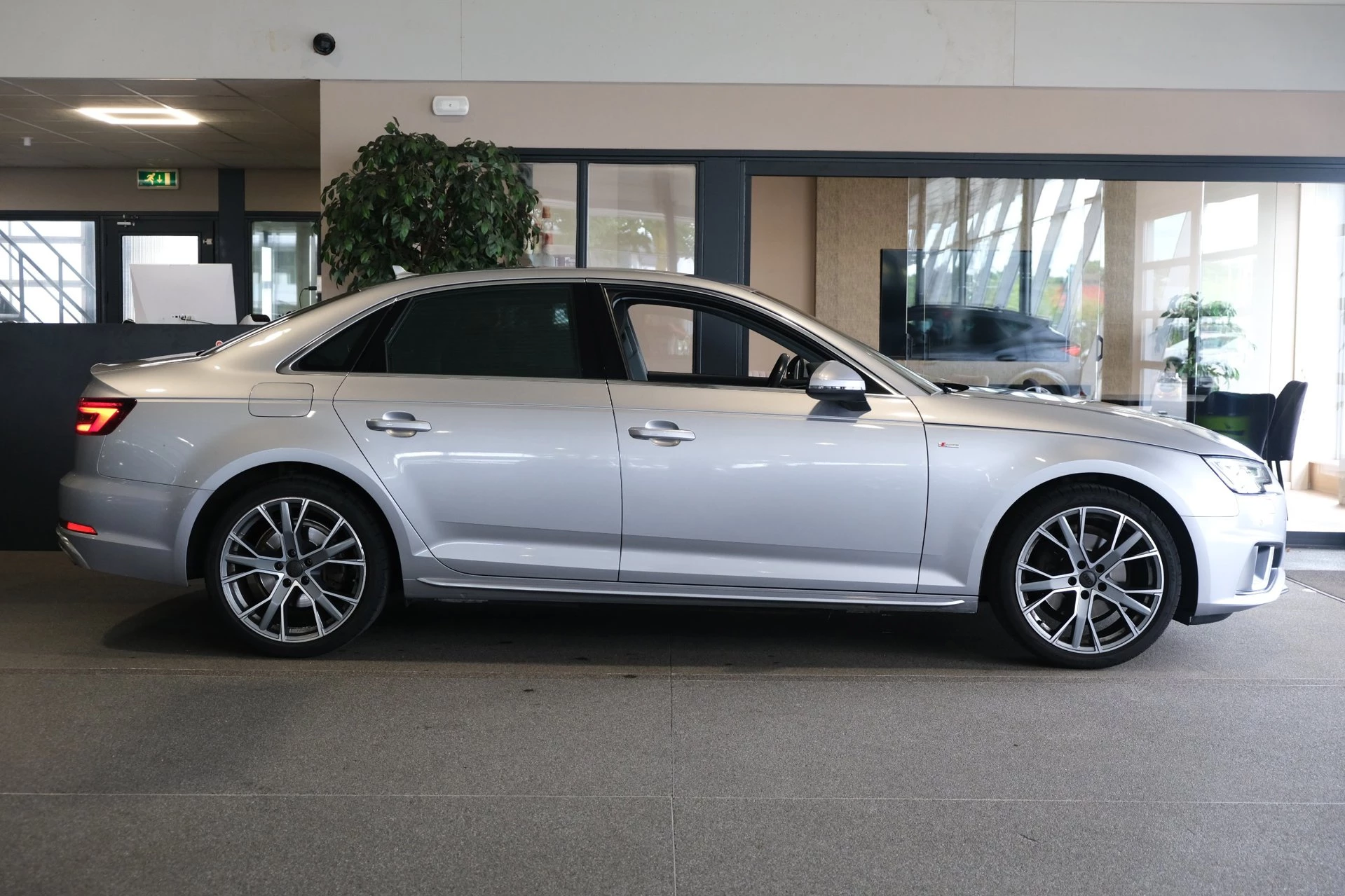 Hoofdafbeelding Audi A4