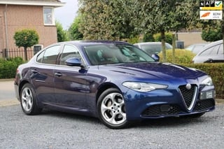 Alfa Romeo Giulia 2.0 Turbo Super 200 PK Aut. Xenon Camera Leder 17''