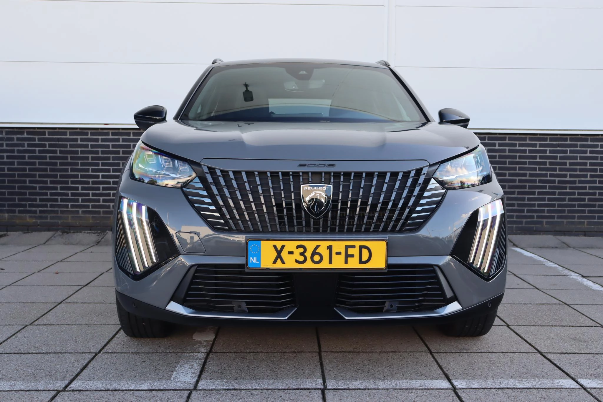 Hoofdafbeelding Peugeot e-2008