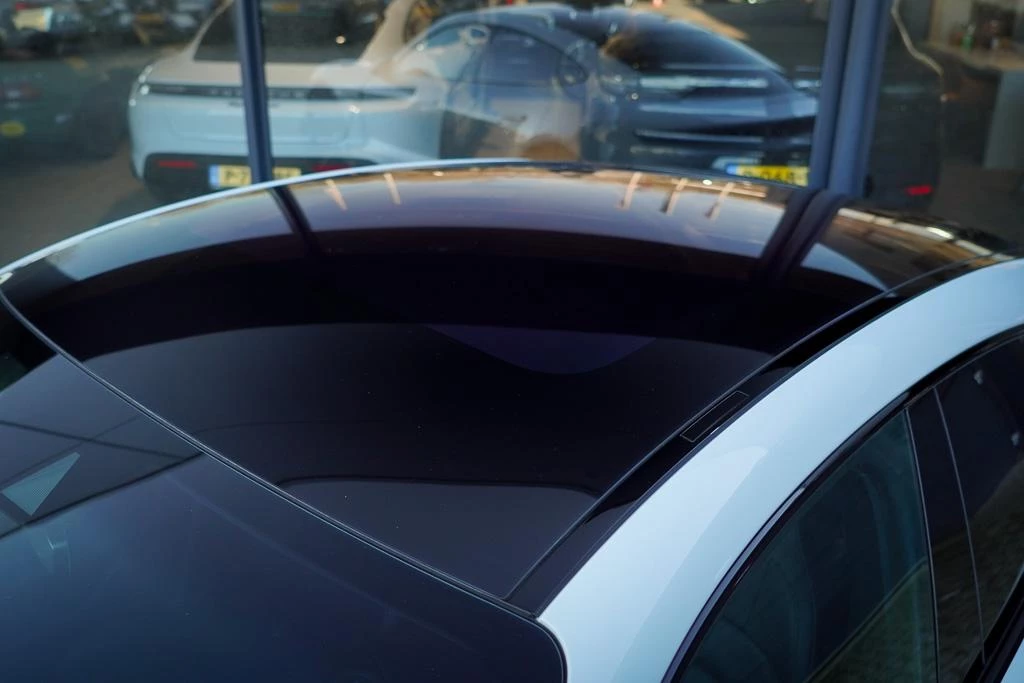 Hoofdafbeelding Porsche Taycan