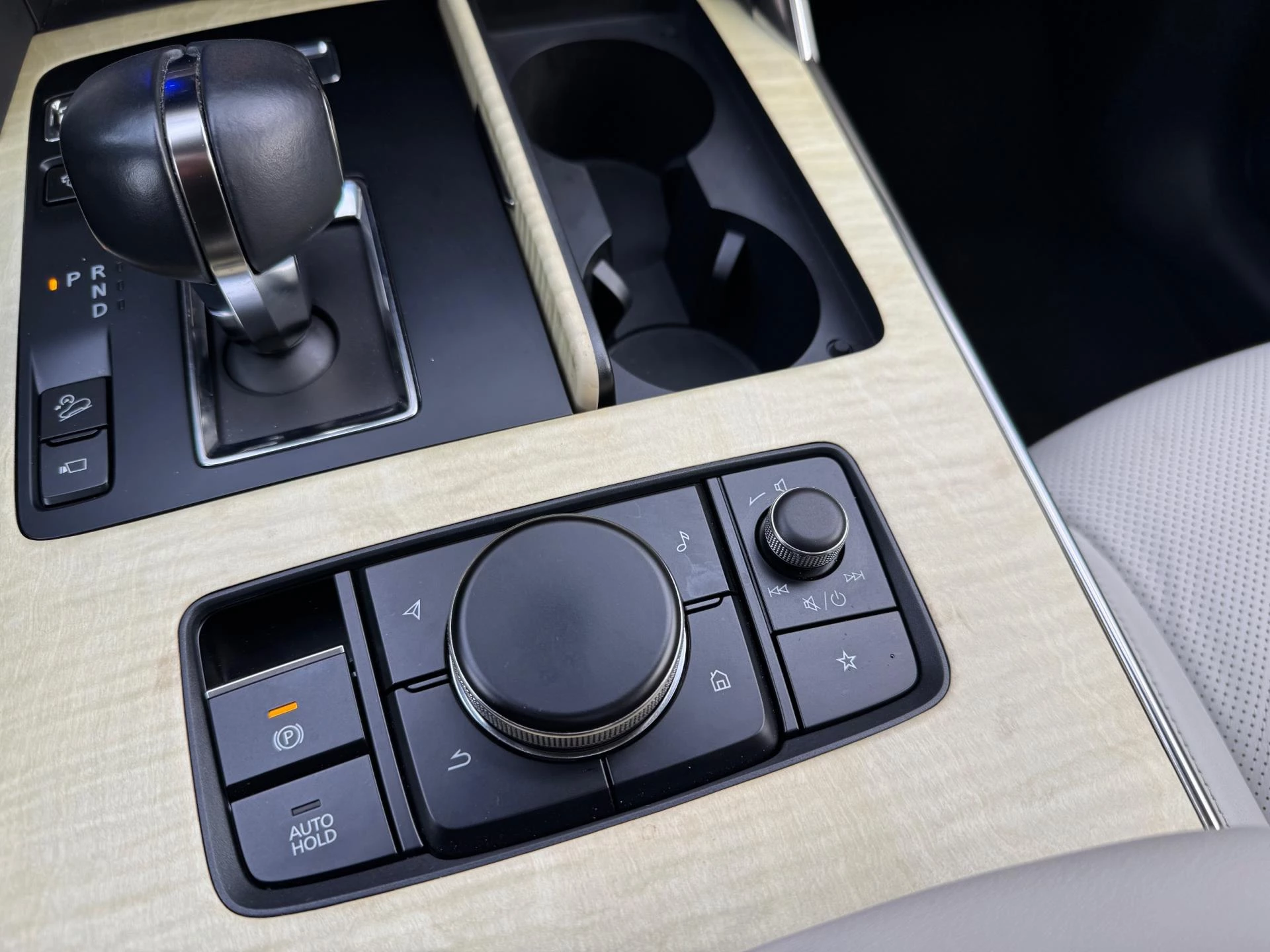 Hoofdafbeelding Mazda CX-60