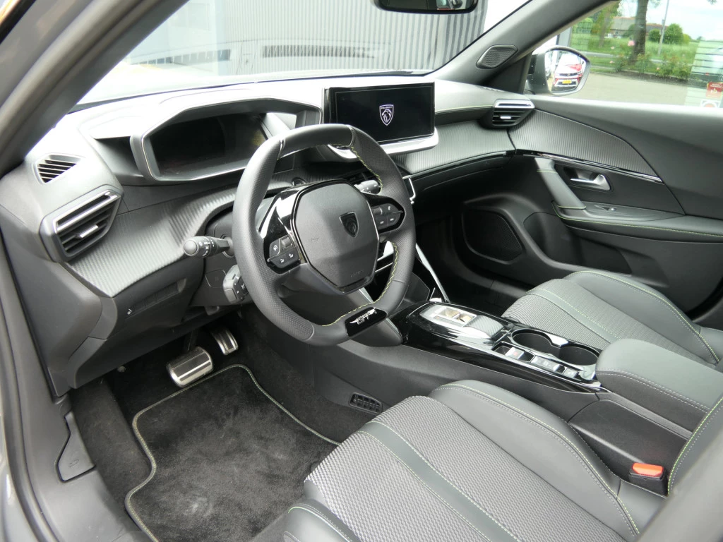 Hoofdafbeelding Peugeot e-2008
