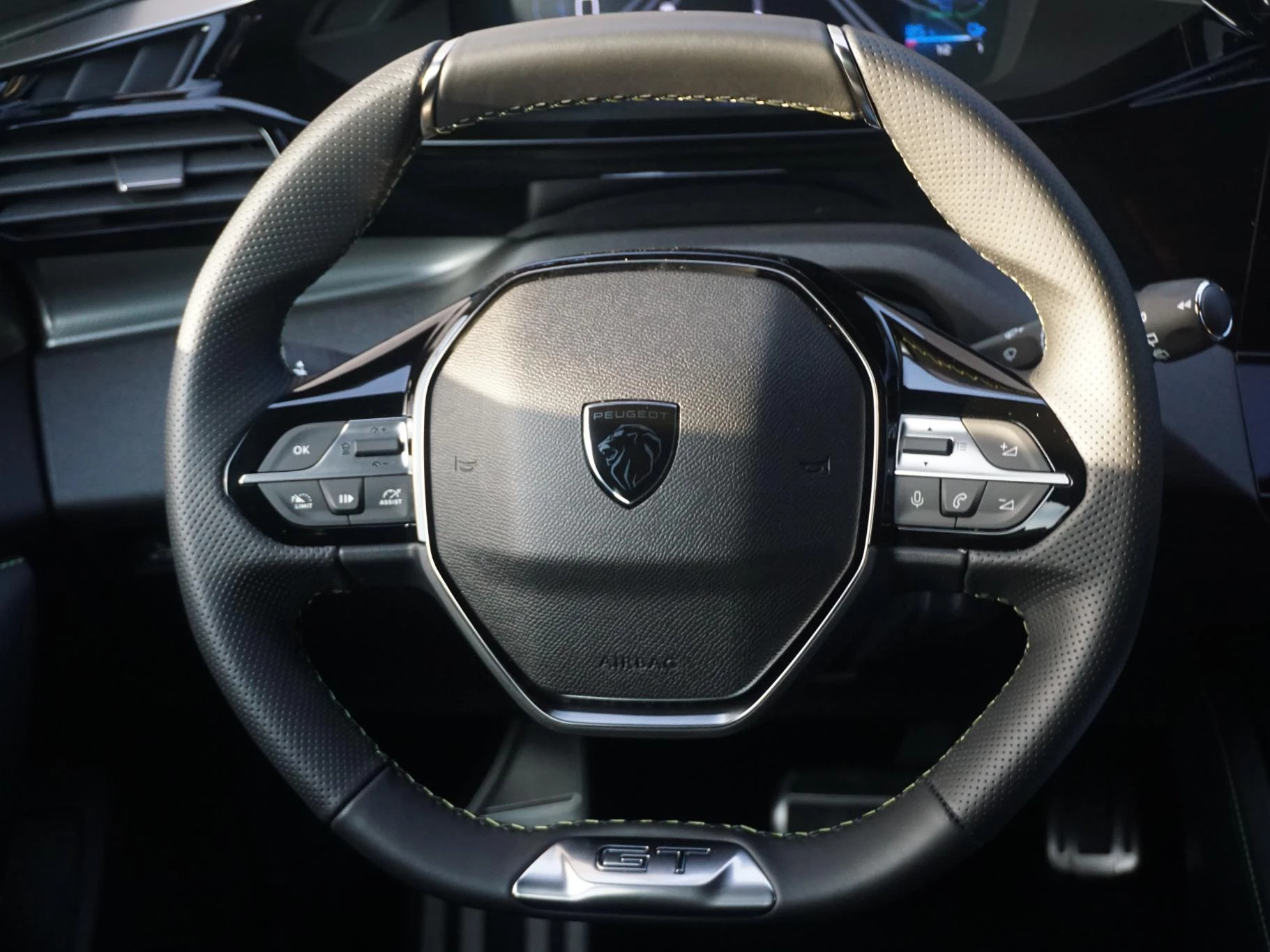 Hoofdafbeelding Peugeot e-308