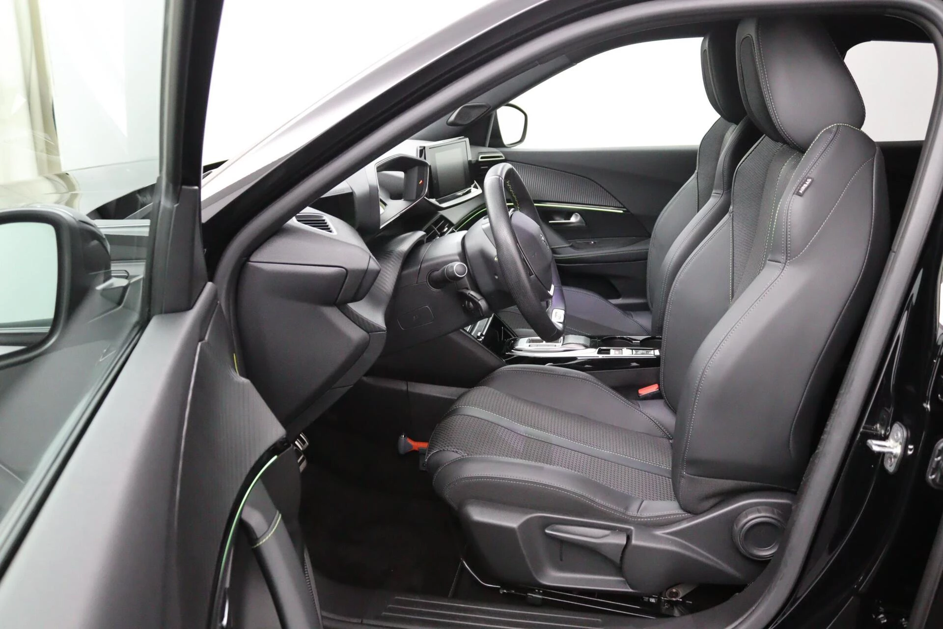 Hoofdafbeelding Peugeot e-2008