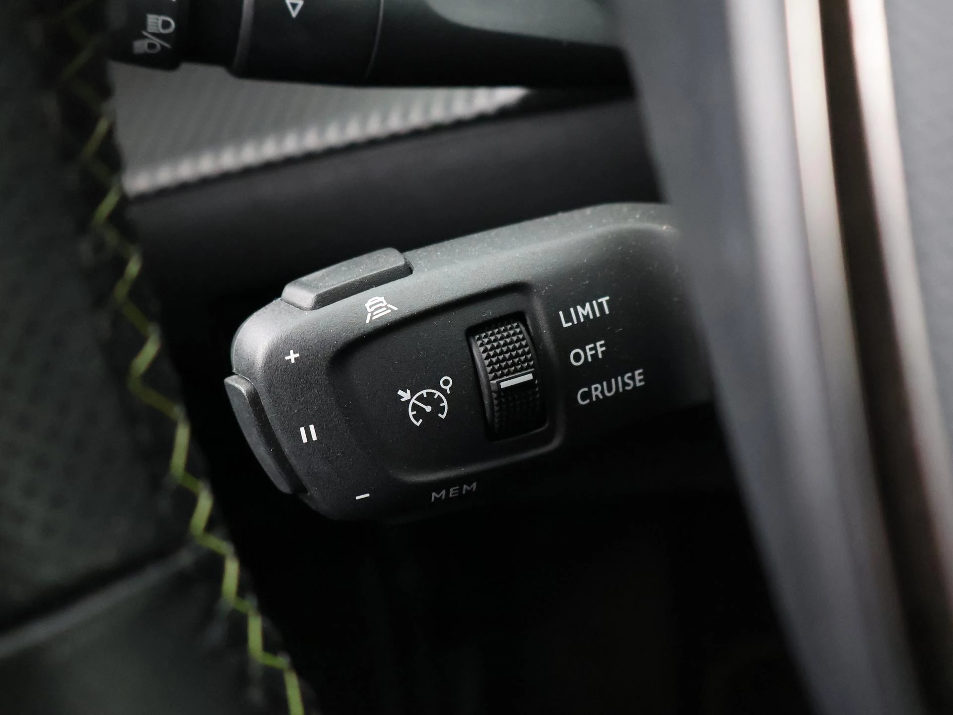 Hoofdafbeelding Peugeot e-2008