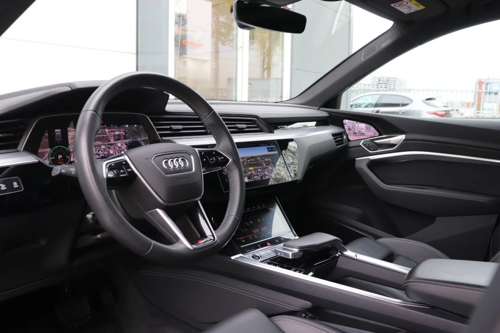 Hoofdafbeelding Audi e-tron