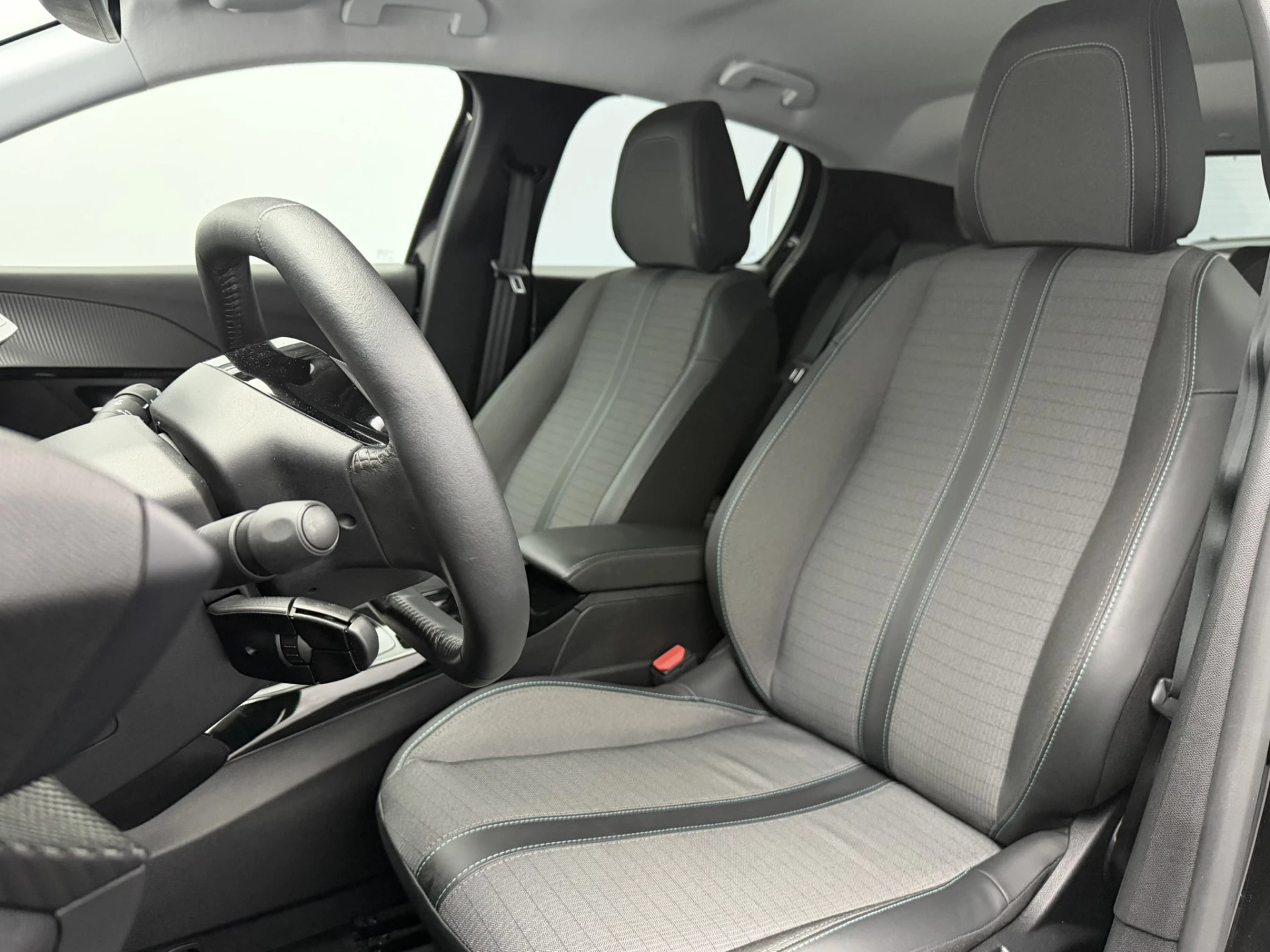 Hoofdafbeelding Peugeot e-208