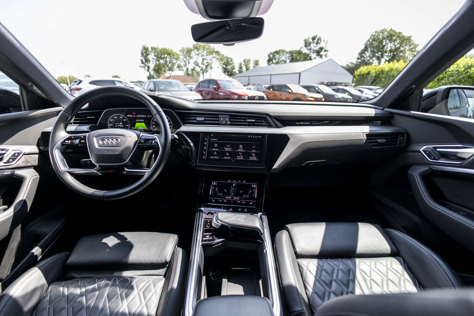 Hoofdafbeelding Audi e-tron