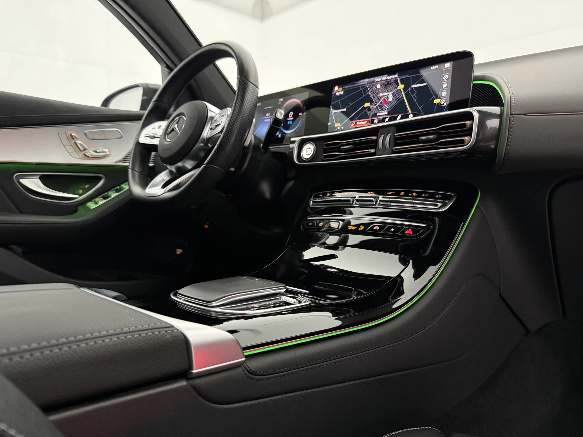 Hoofdafbeelding Mercedes-Benz EQC