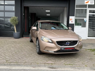 Volvo V40 1.6 T3 Momentum | Camera | APK 02-2027