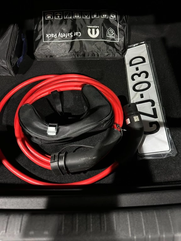 Hoofdafbeelding Peugeot e-3008