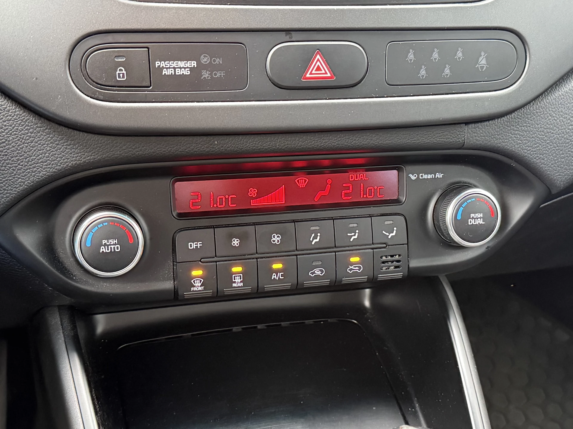 Hoofdafbeelding Kia Carens