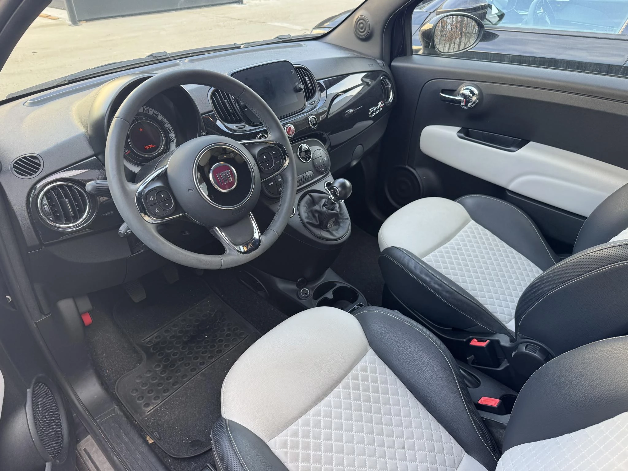 Hoofdafbeelding Fiat 500C