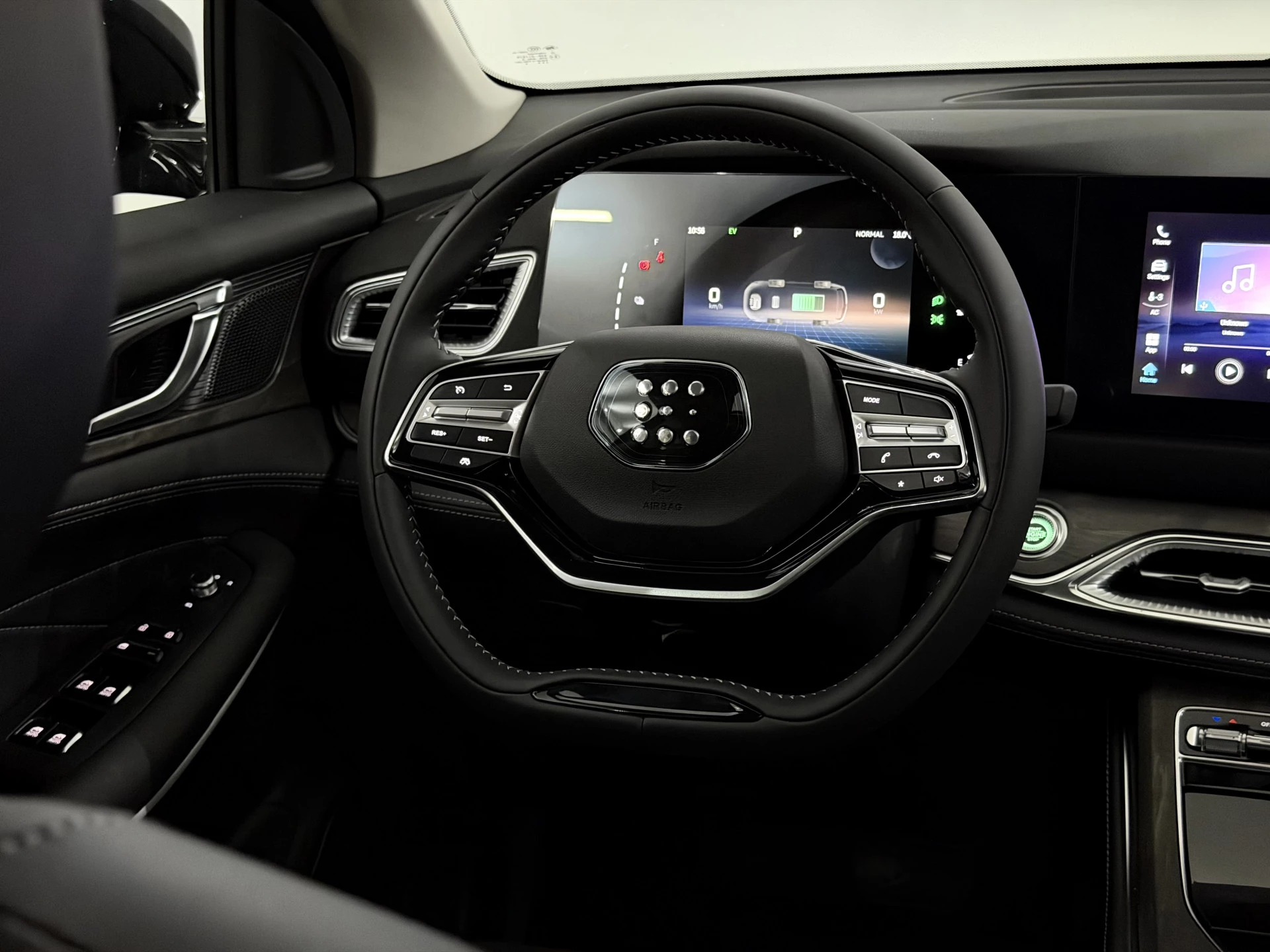 Hoofdafbeelding DFSK E5 PHEV