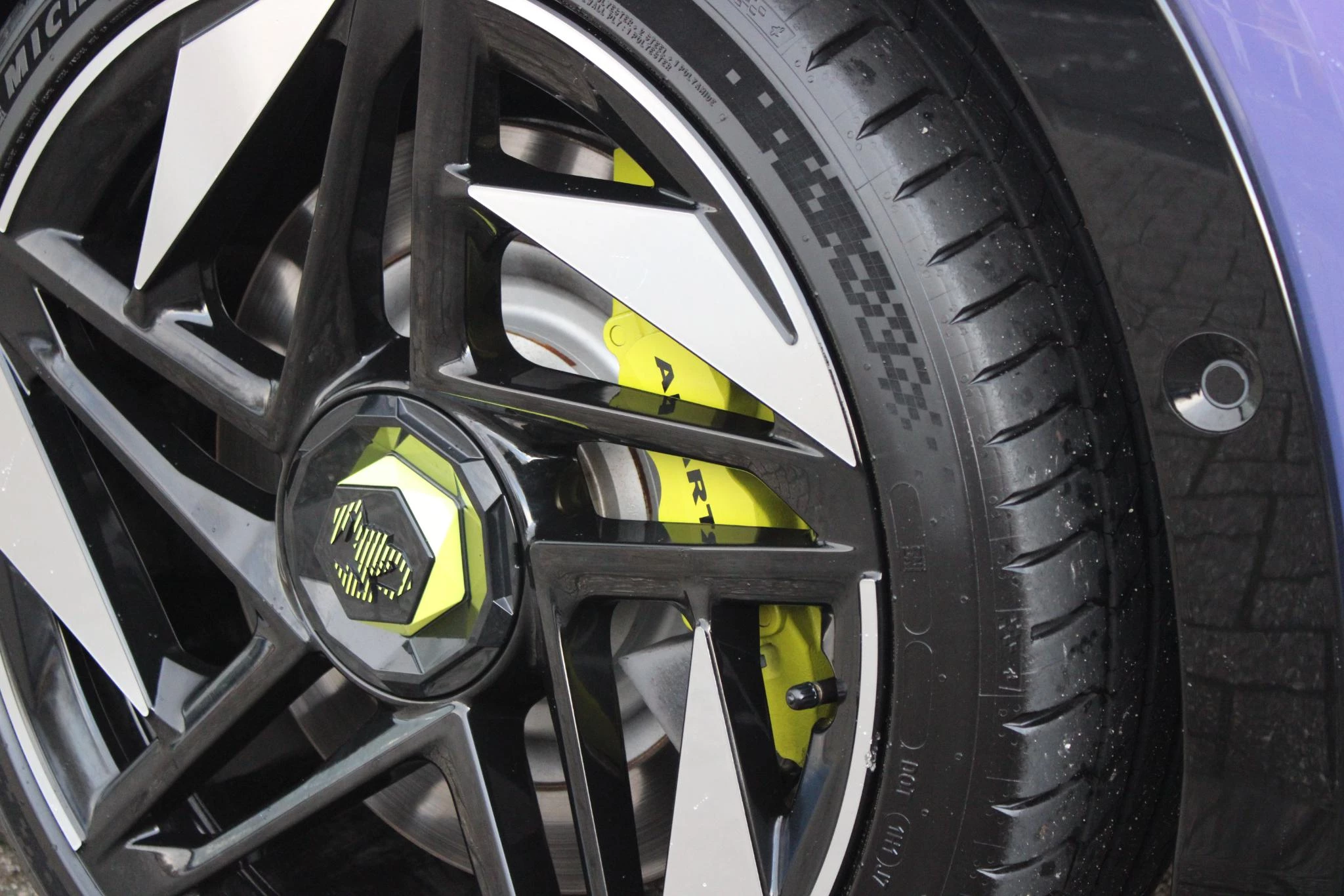 Hoofdafbeelding Abarth 600e