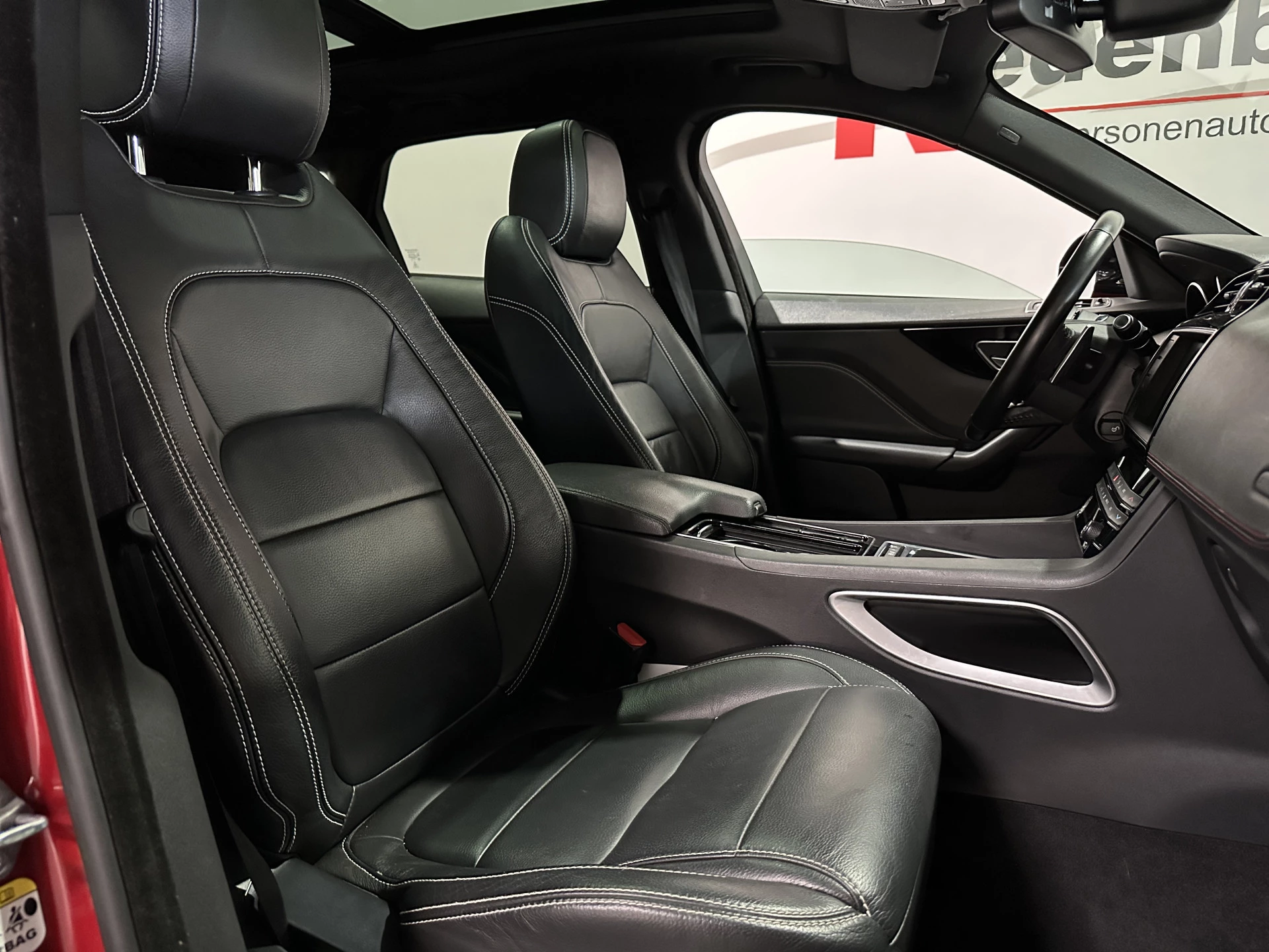 Hoofdafbeelding Jaguar F-PACE