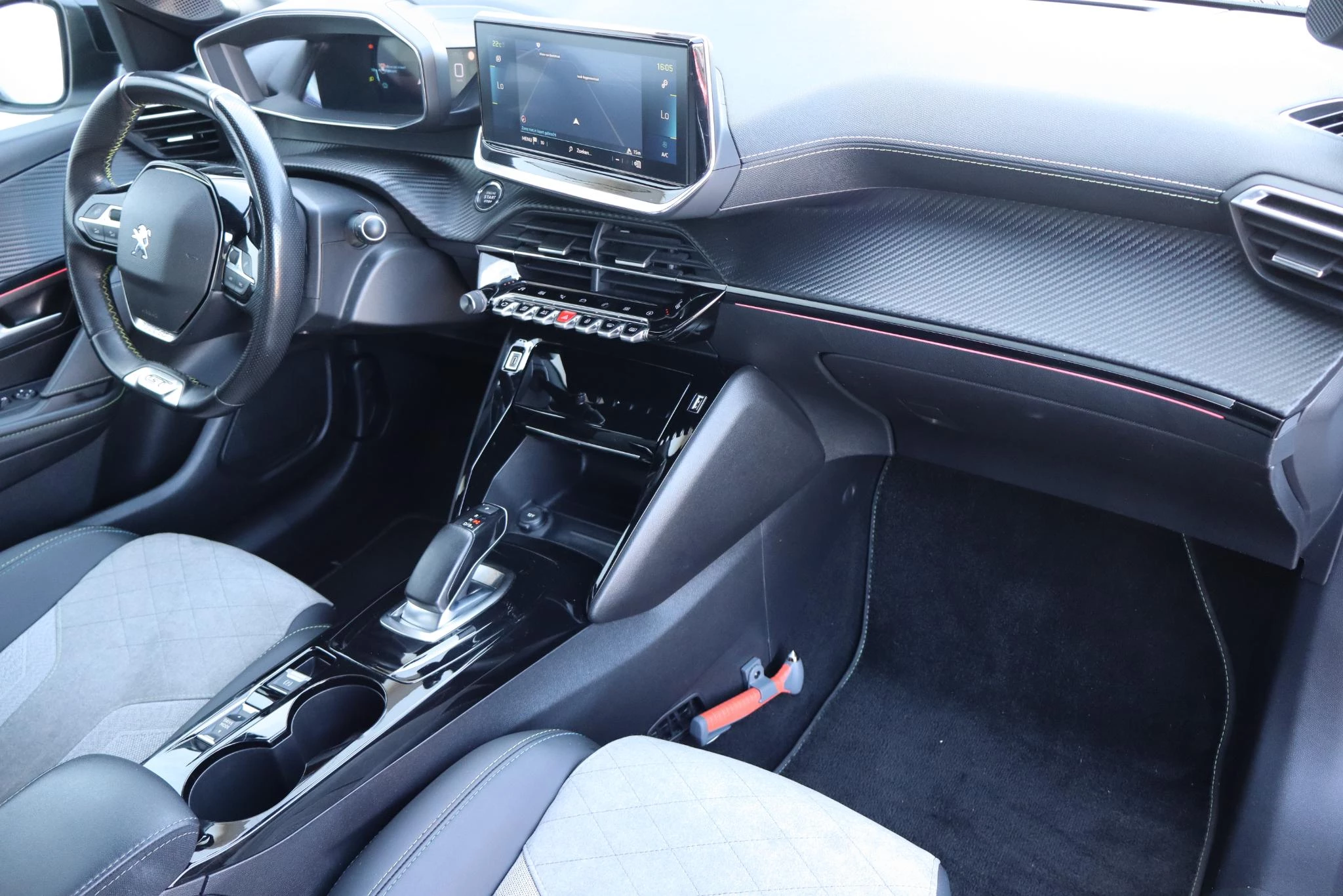 Hoofdafbeelding Peugeot e-208