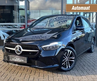 Hoofdafbeelding Mercedes-Benz B-Klasse Mercedes-Benz B-Klasse 250E AUTOMAAT LUXURY LINE NAVI PDC-CAMRERA STOELVW.