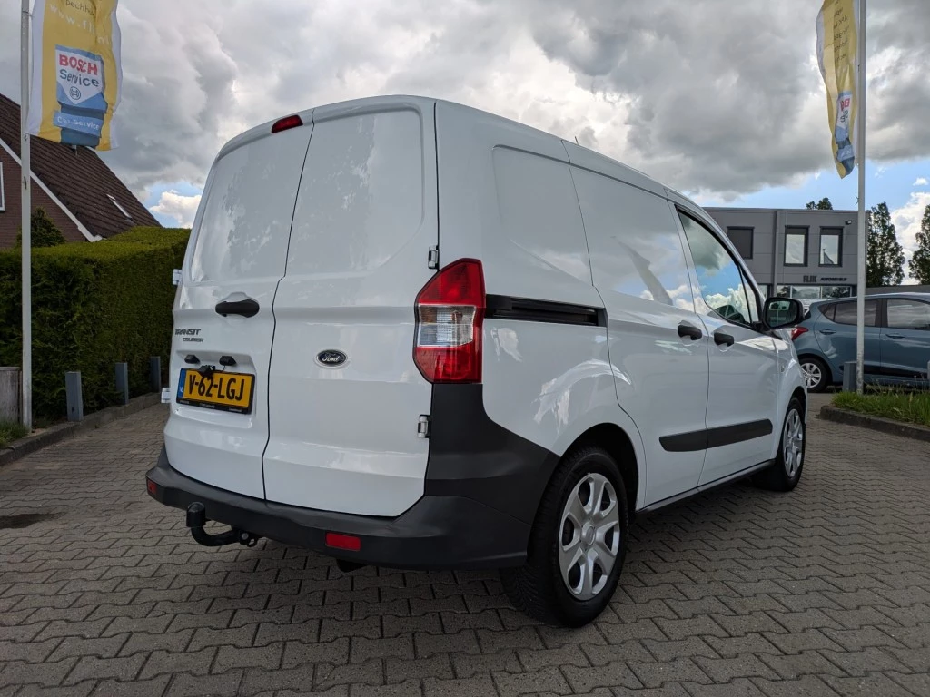 Hoofdafbeelding Ford Transit Courier