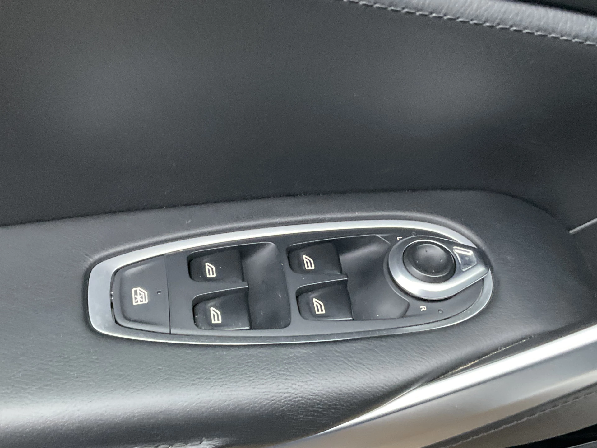 Hoofdafbeelding Aston Martin DBX