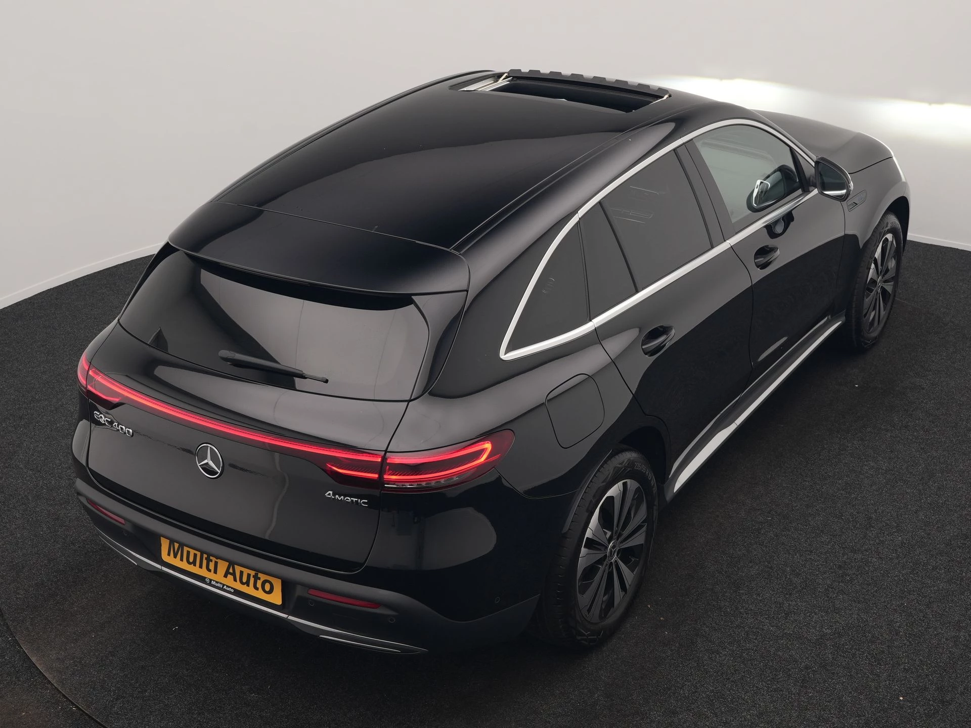 Hoofdafbeelding Mercedes-Benz EQC