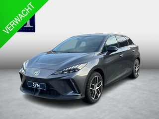 MG MG4 Electric Luxury 64 kWh |LONG RANGE|  11.000KM! | 7 JAAR GARANTIE BIJ MG| SUPER COMPLETE AUTO| RONDOMZICHT CAMERA| STOEL+ STUUR VERWARMING| DODE HOEK
