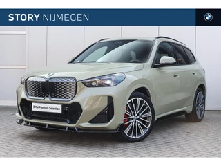 BMW iX1 eDrive20 M Sport / Panoramadak / M Sportstoelen / Comfort Access / Head-Up / Parking Assistant Plus / M Adaptief onderstel