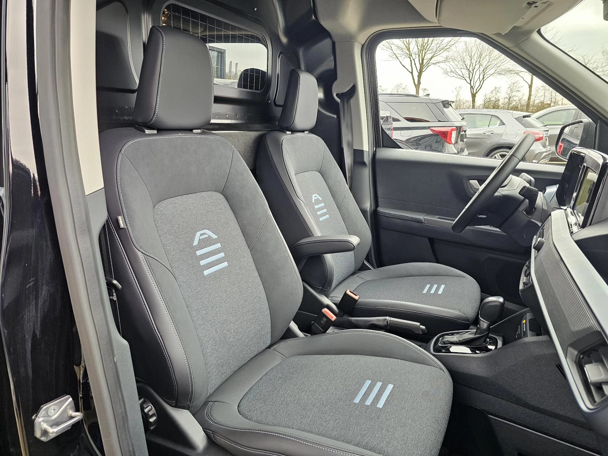 Hoofdafbeelding Ford Transit Courier