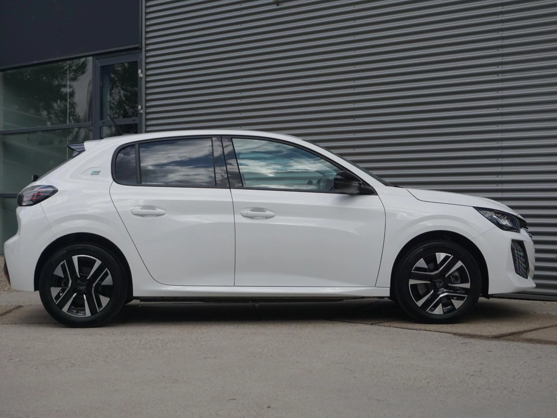 Hoofdafbeelding Peugeot e-208