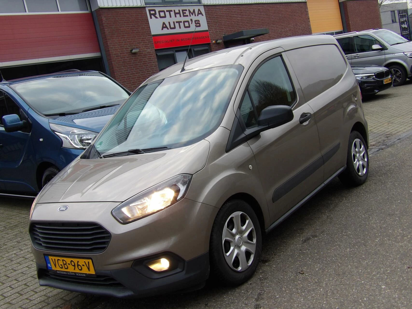 Hoofdafbeelding Ford Transit Courier