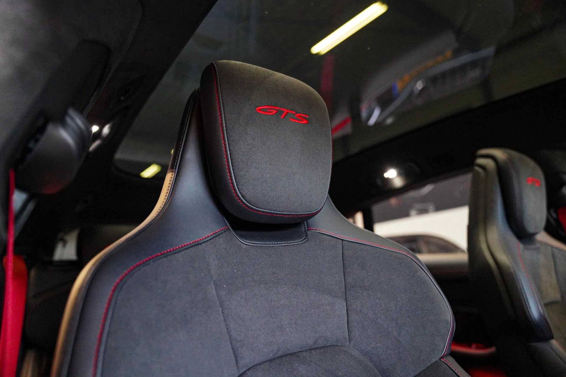 Hoofdafbeelding Porsche Taycan