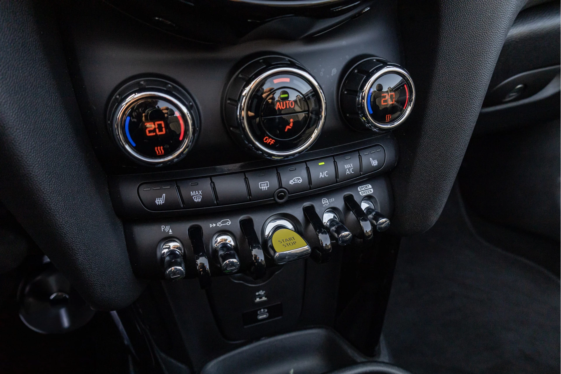 Hoofdafbeelding MINI Cabrio
