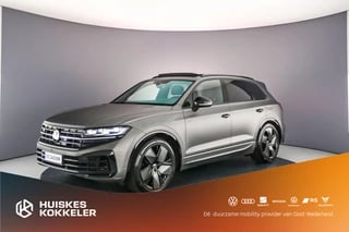 Hoofdafbeelding Volkswagen Touareg Volkswagen Touareg R 3.0 TSI eHybrid 462pk Tiptronic Trekhaak, Panoramadak, Lederen bekleding, Luchtvering, Head up display, LED matrix verlichting, 360 camera, Adaptive cruise control