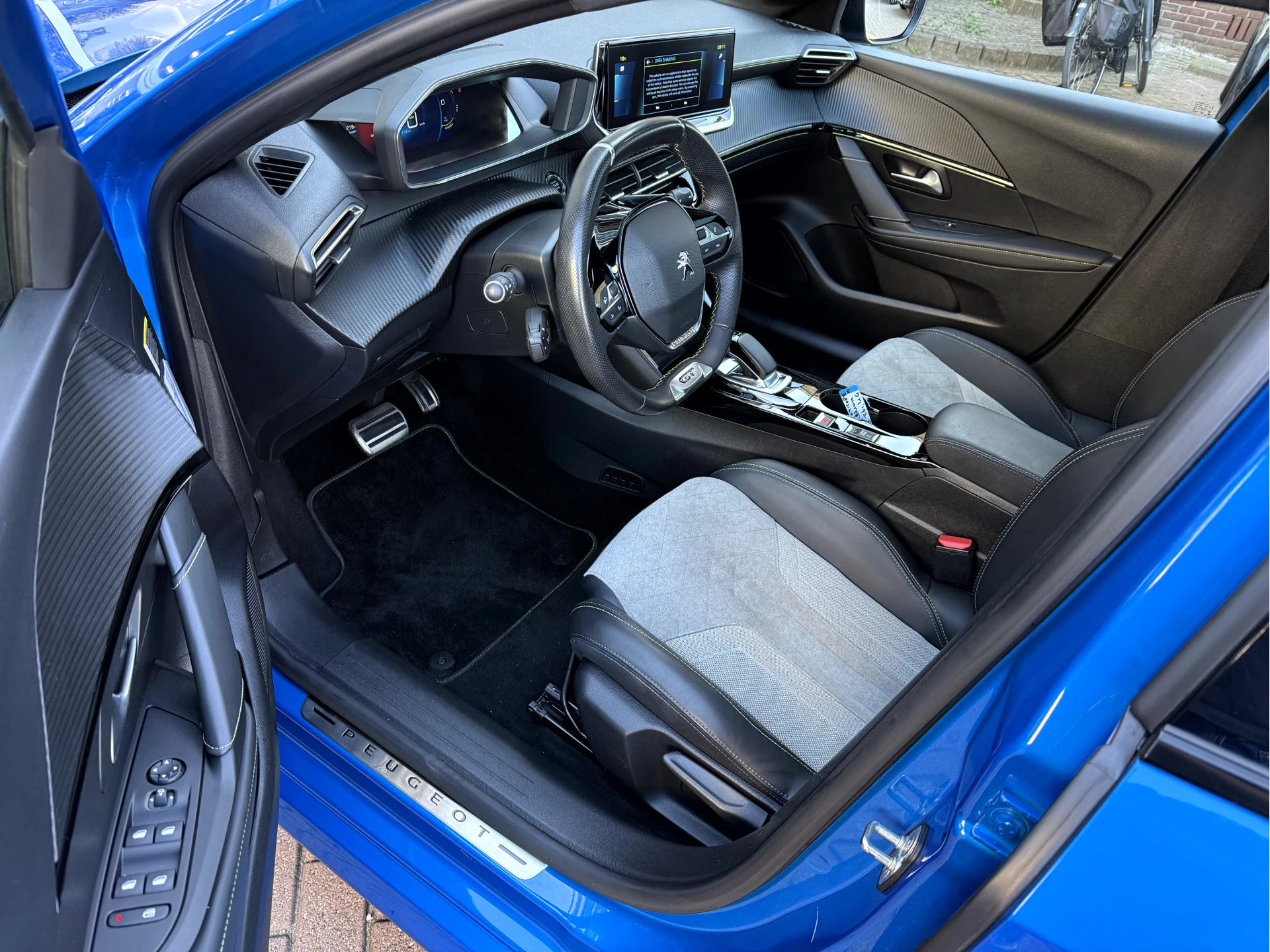 Hoofdafbeelding Peugeot e-208