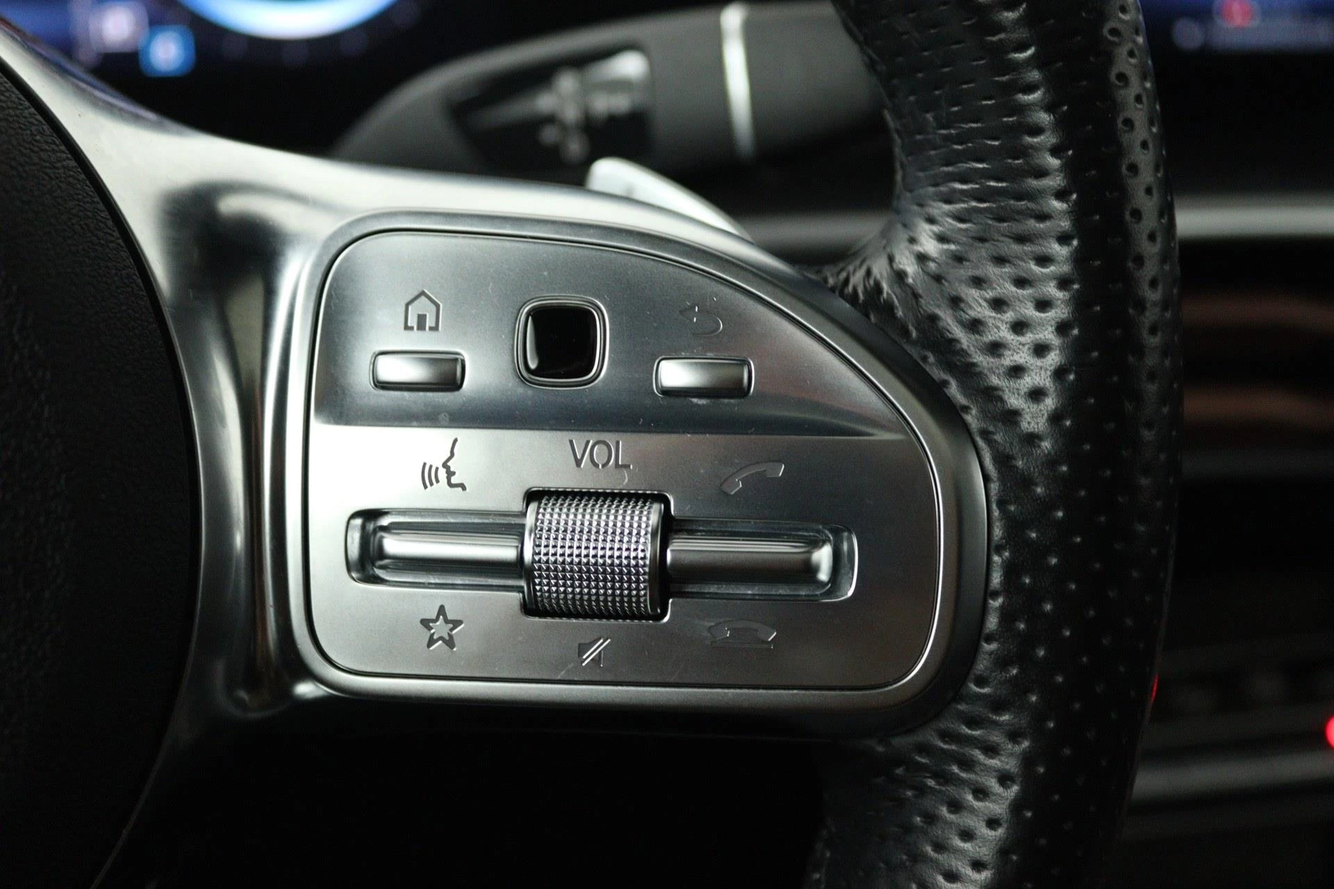 Hoofdafbeelding Mercedes-Benz EQC