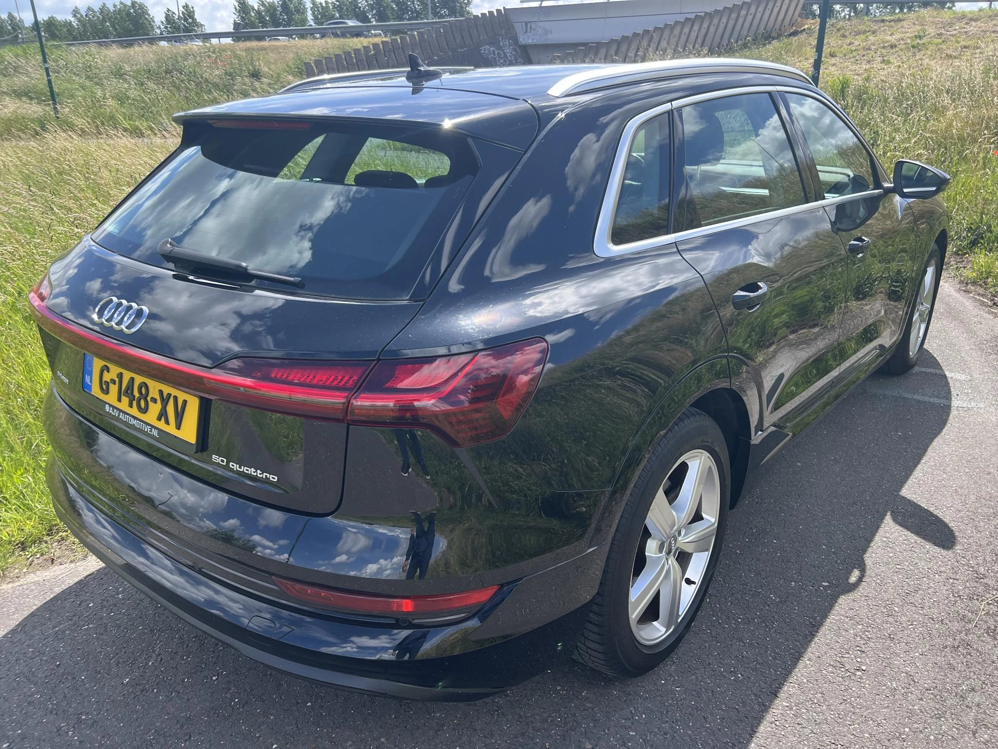 Hoofdafbeelding Audi e-tron