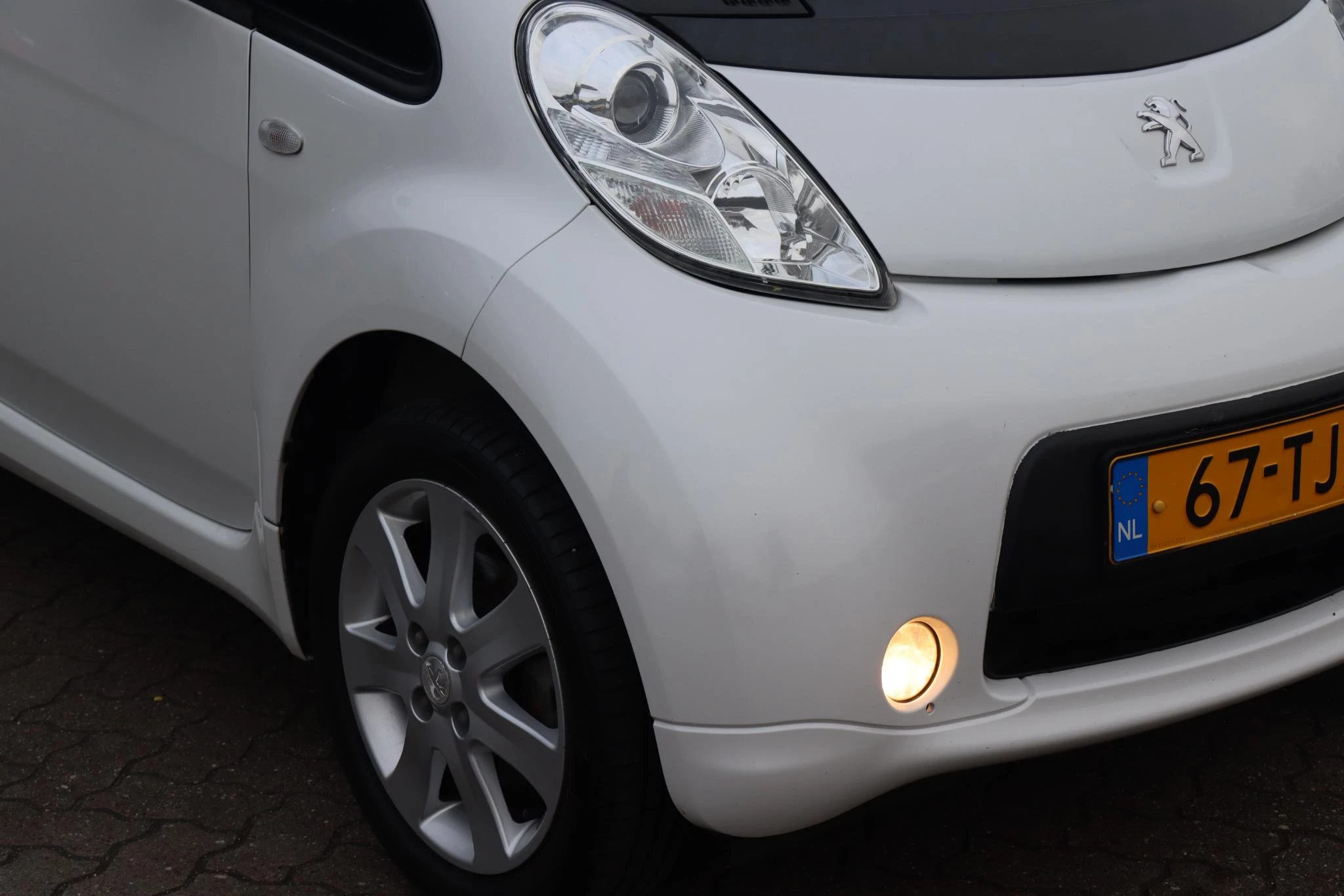 Hoofdafbeelding Peugeot iOn