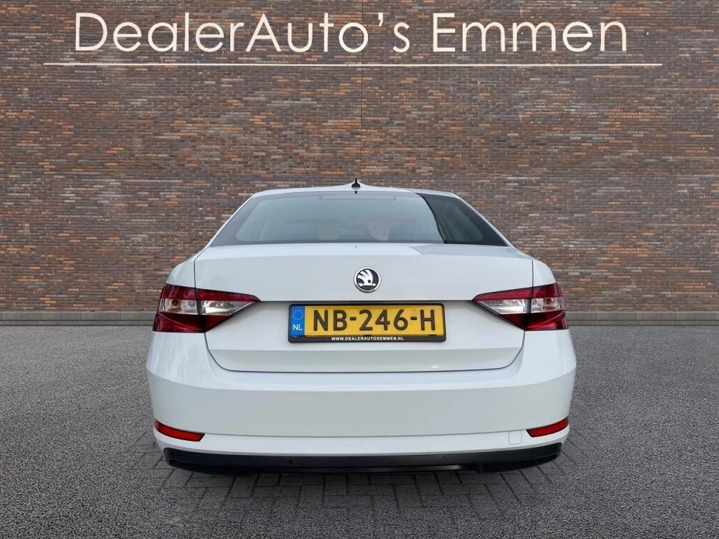 Hoofdafbeelding Škoda Superb