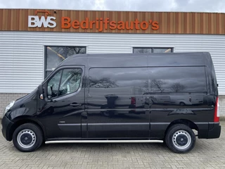 Hoofdafbeelding Opel Movano Opel Movano 2.3 CDTI 130pk L2H2 / vaste prijs rijklaar € 19.950 ex btw / lease vanaf € 366 / airco / cruise / navigatie / pdc achter / zwart metallic / geveerde chauffeurs stoel !