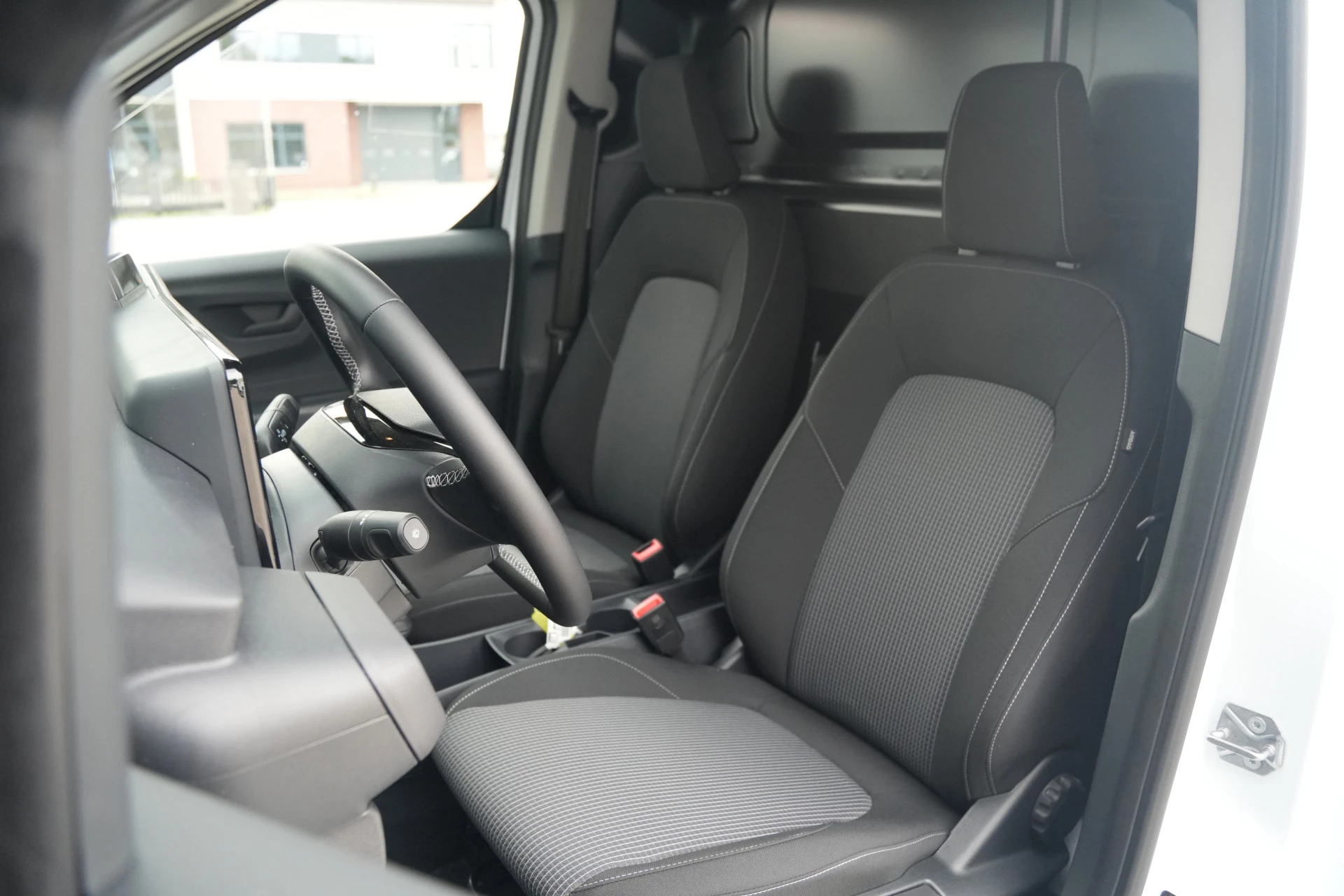 Hoofdafbeelding Ford E-Transit Courier