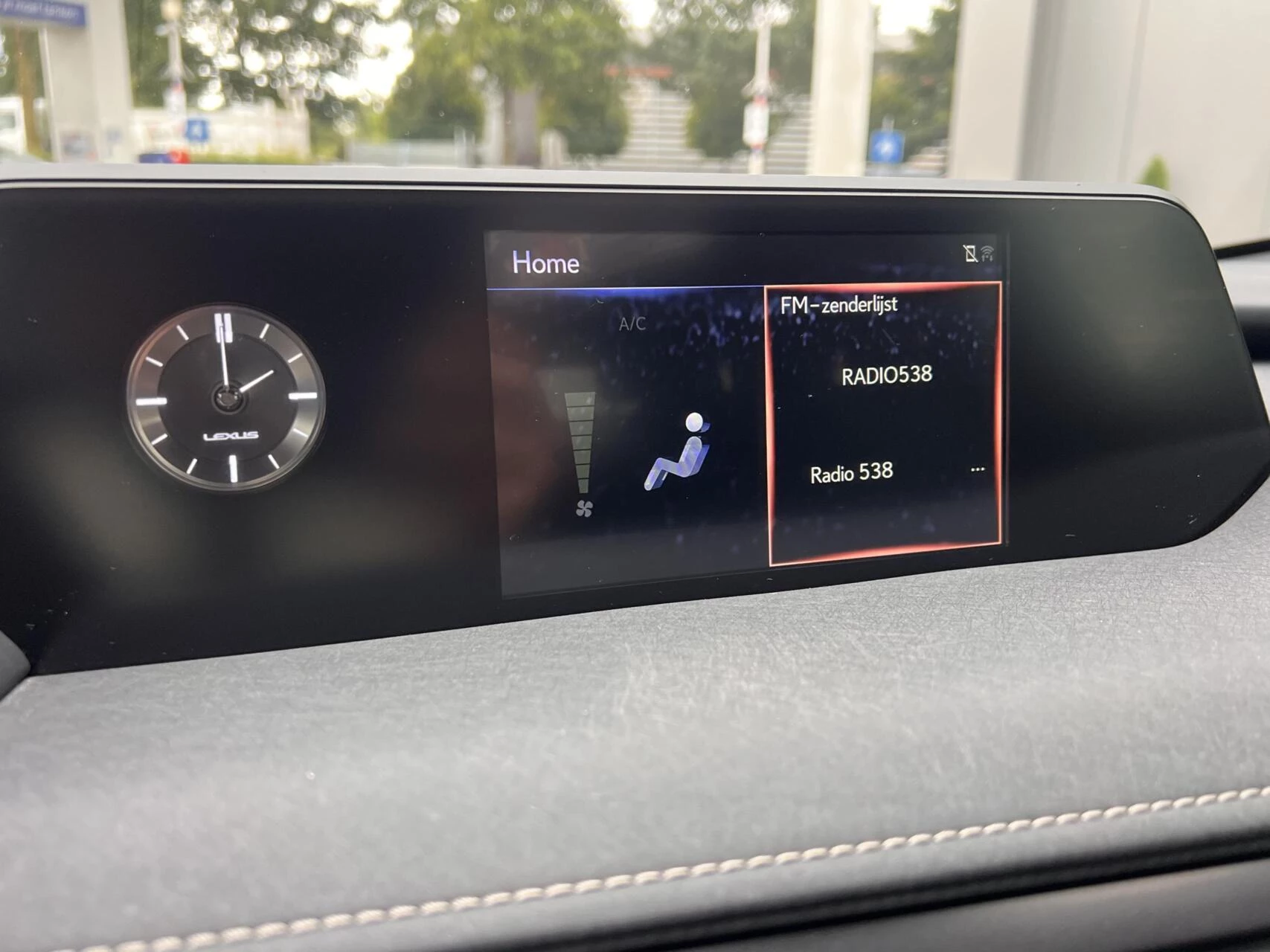 Hoofdafbeelding Lexus UX