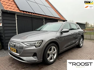 Hoofdafbeelding Audi e-tron Audi E-tron E-tron 50 quattro Launch edition plus 71 kWh |Pano| Apple Carplay |Trekhaak afn | Set Winterwielen op velg extra