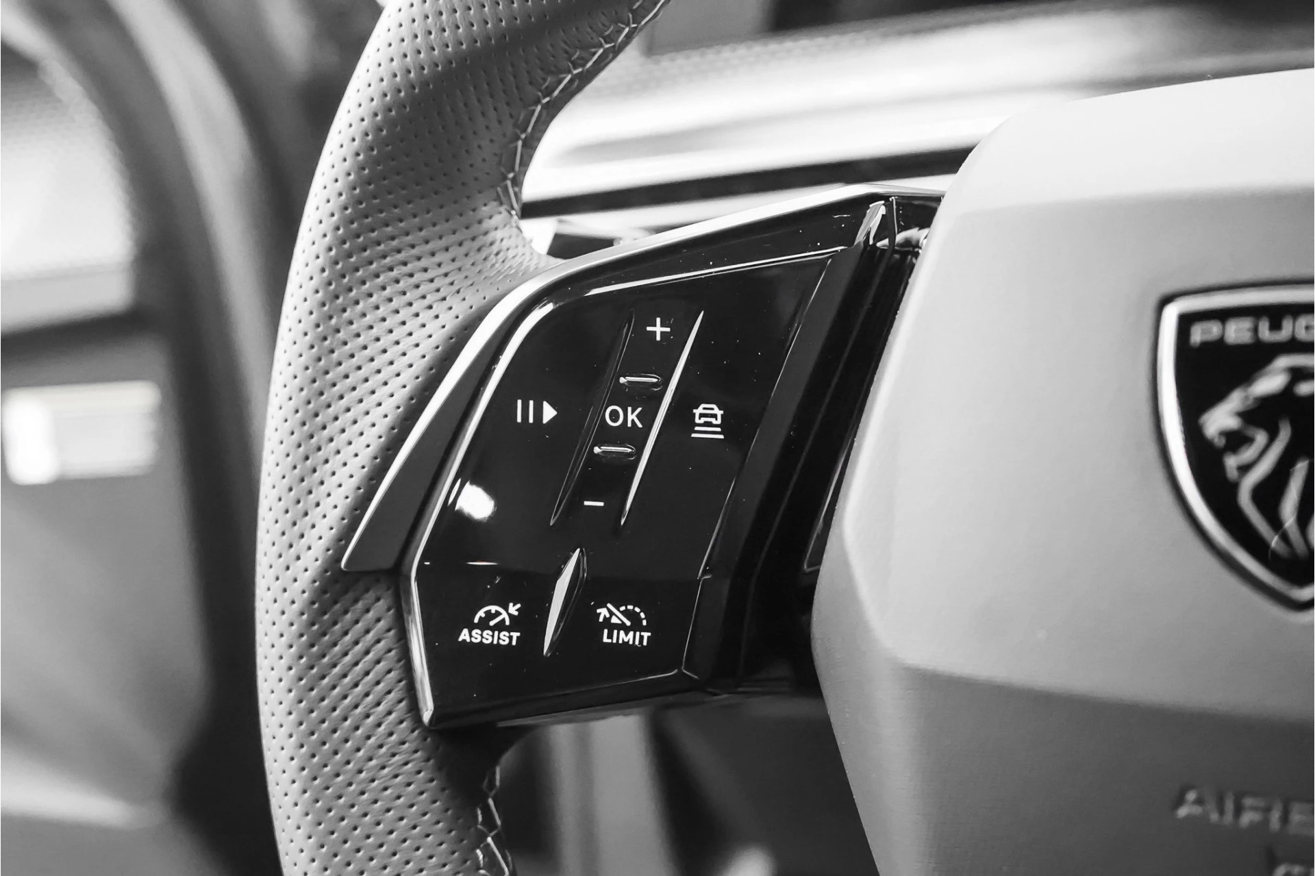 Hoofdafbeelding Peugeot e-3008