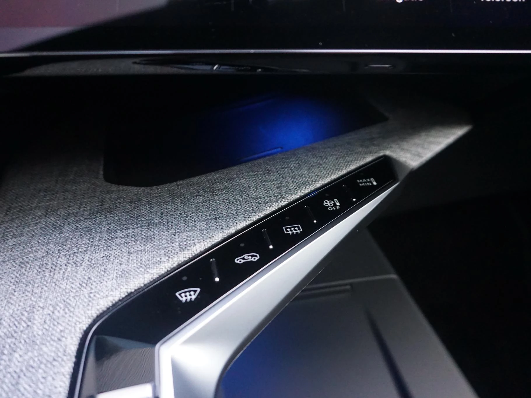 Hoofdafbeelding Peugeot e-3008