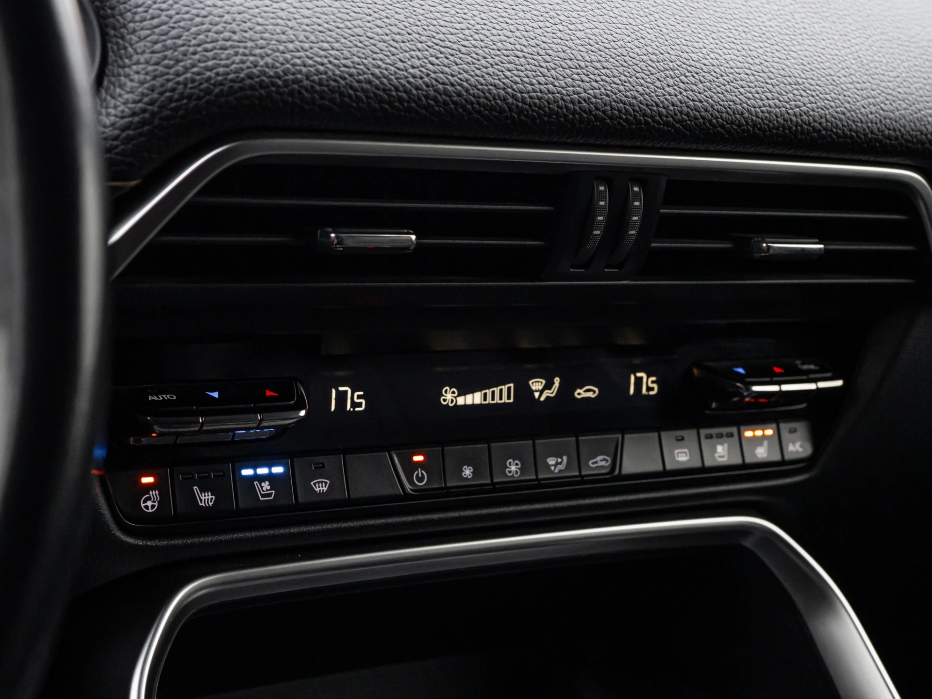 Hoofdafbeelding Mazda CX-60