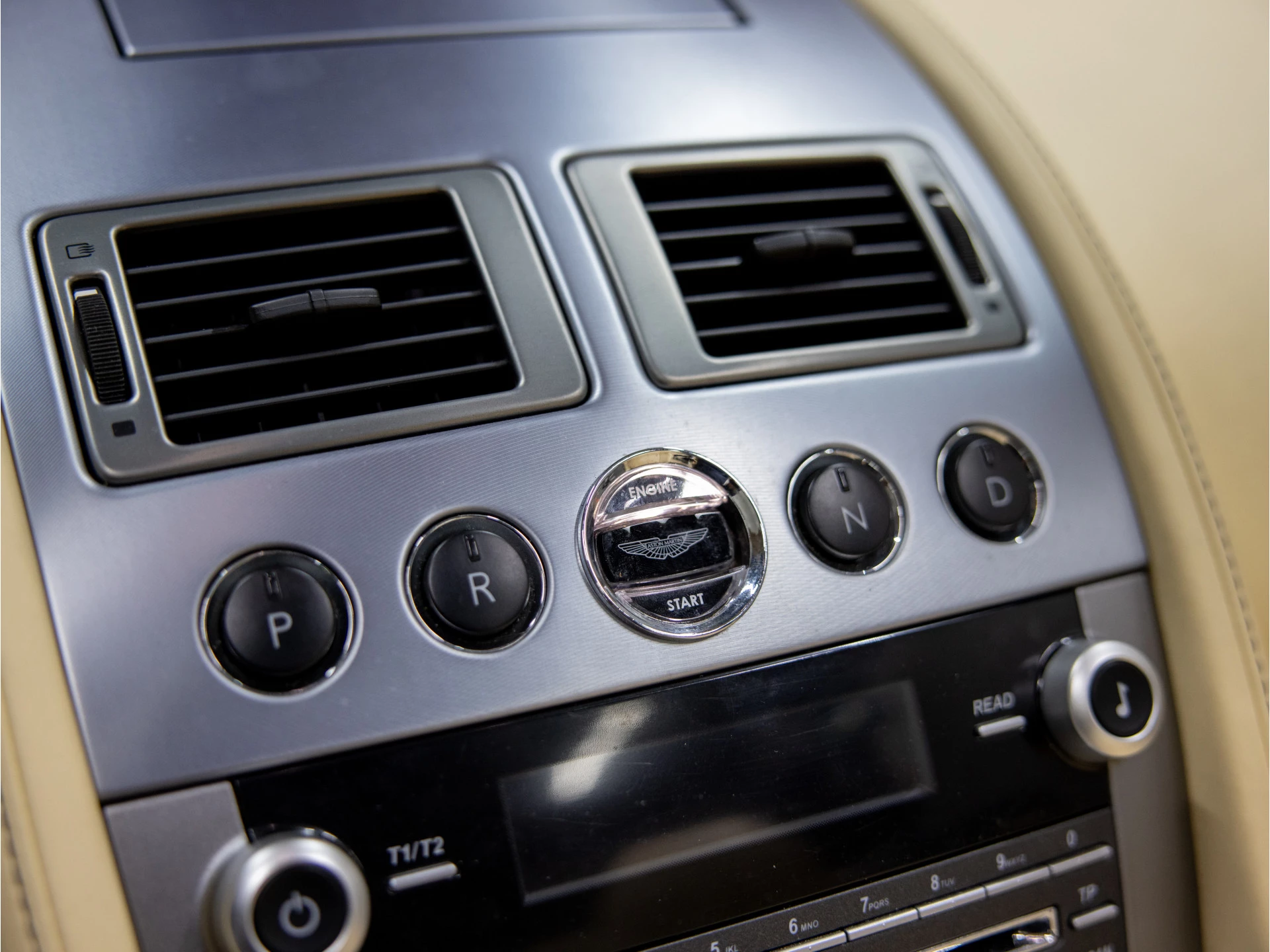 Hoofdafbeelding Aston Martin DB9