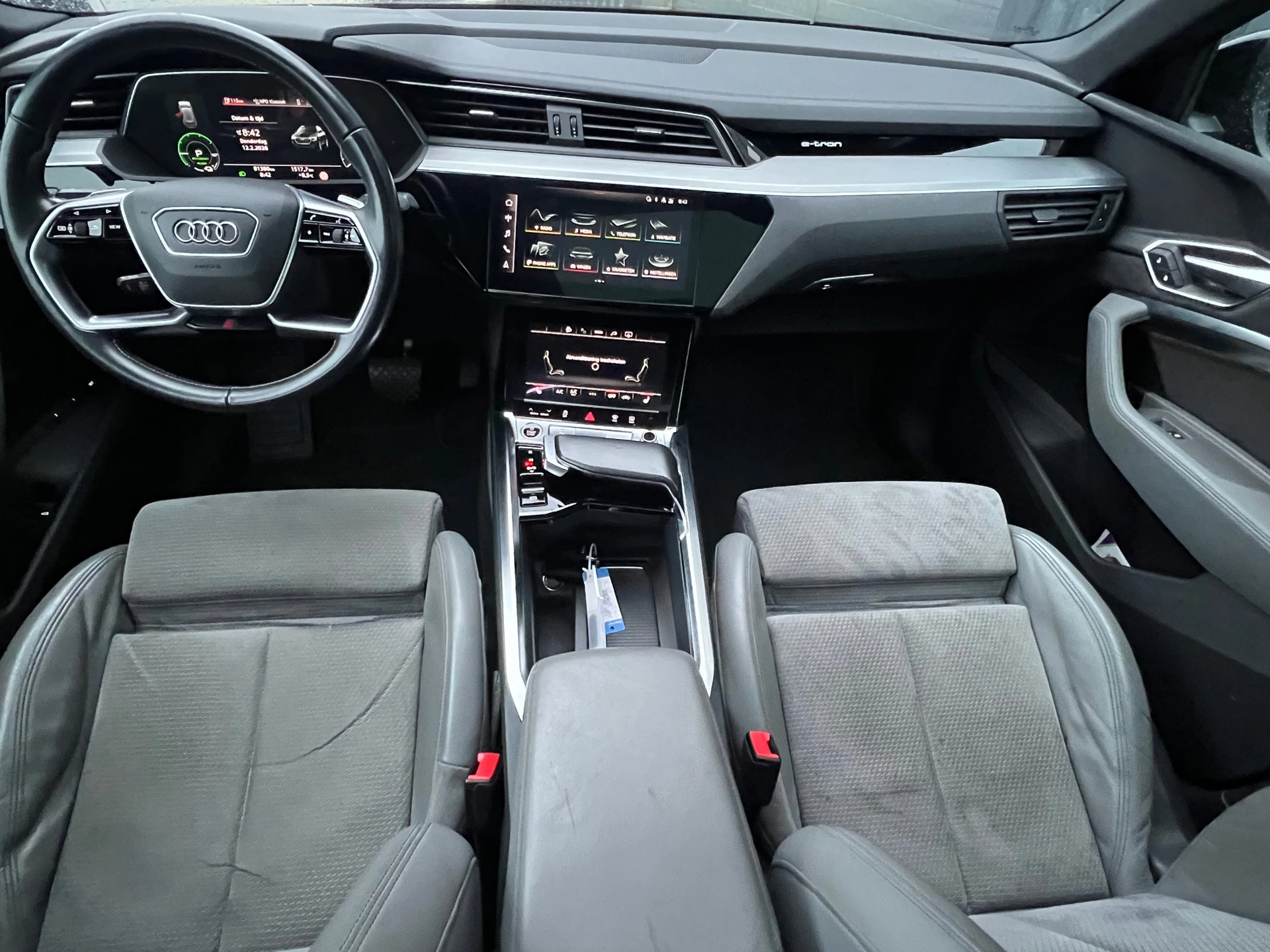 Hoofdafbeelding Audi e-tron