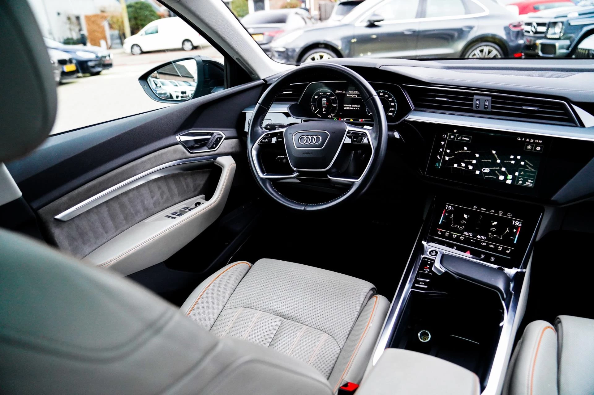 Hoofdafbeelding Audi e-tron